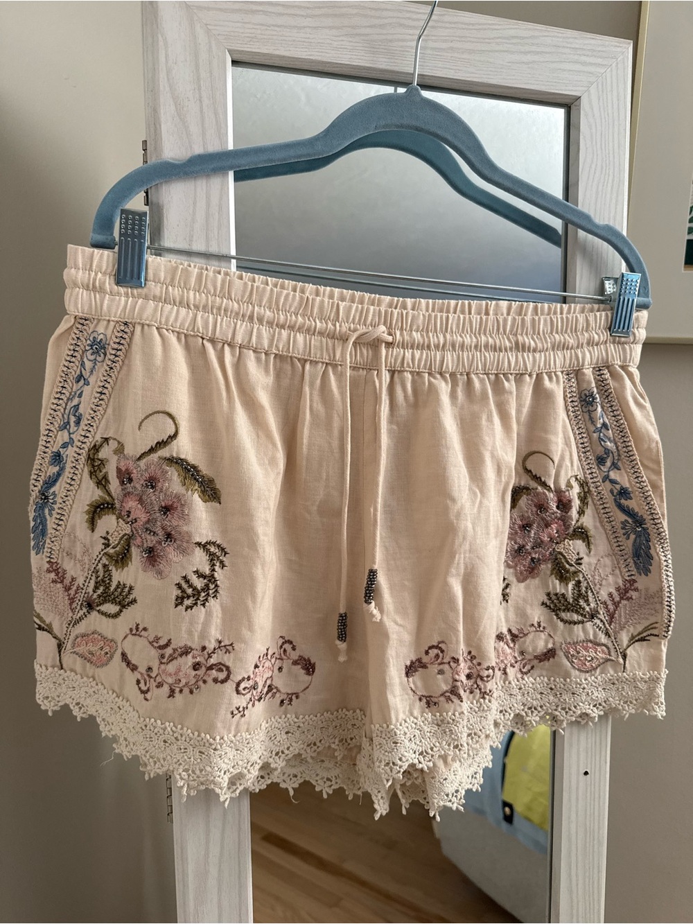 Zara Embroidered Cream Floral Drawstring Women’s Shorts